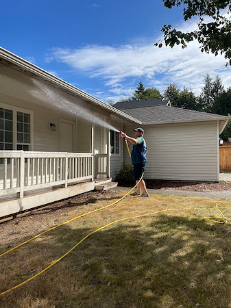 Pressure washing a wood deck what homeowners should know first